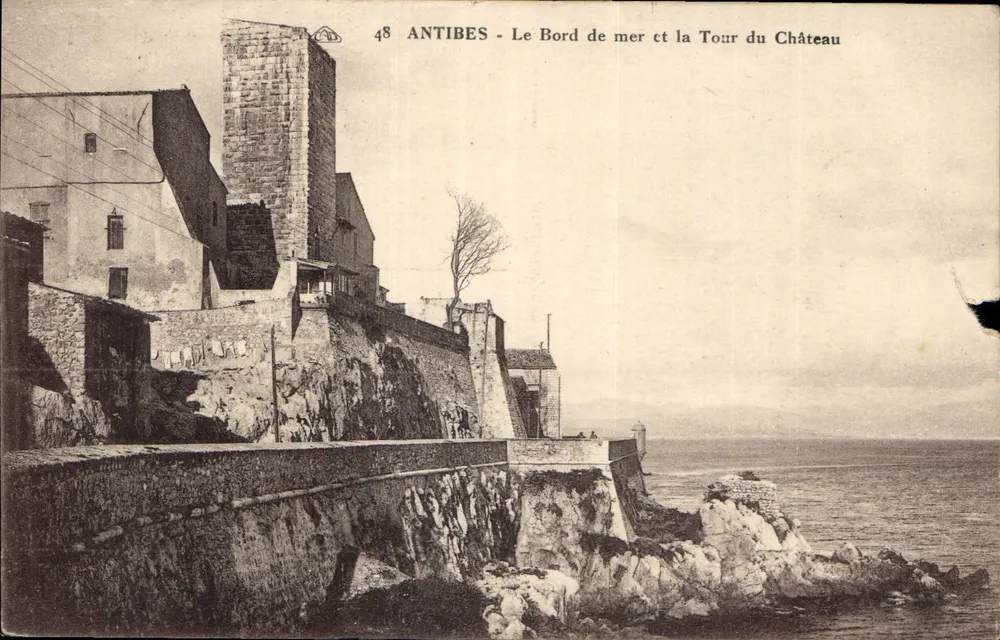 Antibes - Der Seeblick und die Burgtürme — unbekannter Verlag, n° 48 - Vorderseite