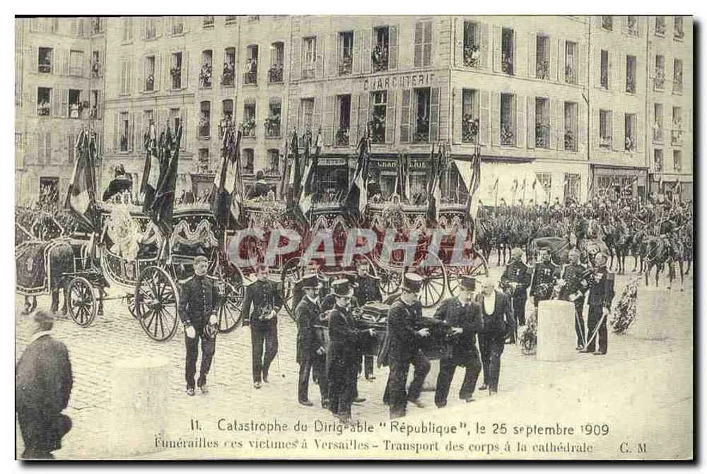 Unfall des Luftschiffes "République", 25. September 1909 — Trauerfeier der Opfer in Versailles — Transport der Leichen zur Kathedrale — C. M. - Vorderseite