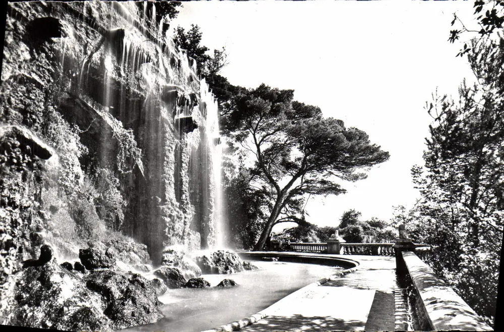 Cachoeira do Castelo — A Costa do Azul — Nice - Frente