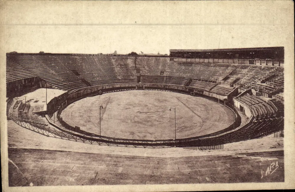 Interior das Arènes — Béziers — editor A.P.A. ALBI - Frente