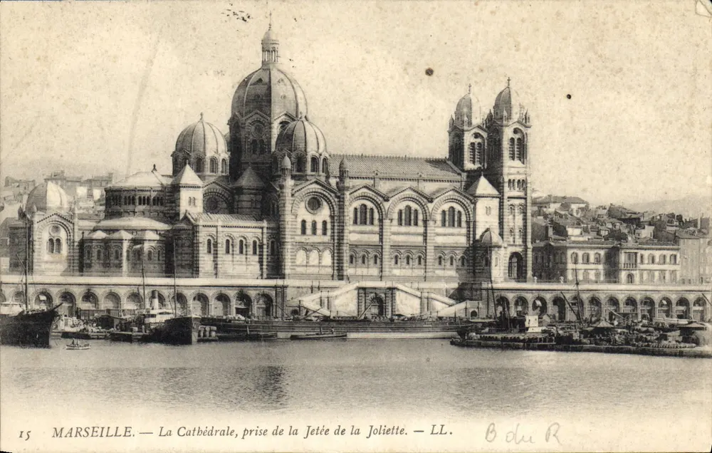 Marseille — Die Kathedrale, Ausblick von der Joliette-Pier — LL. B. du R. - Vorderseite