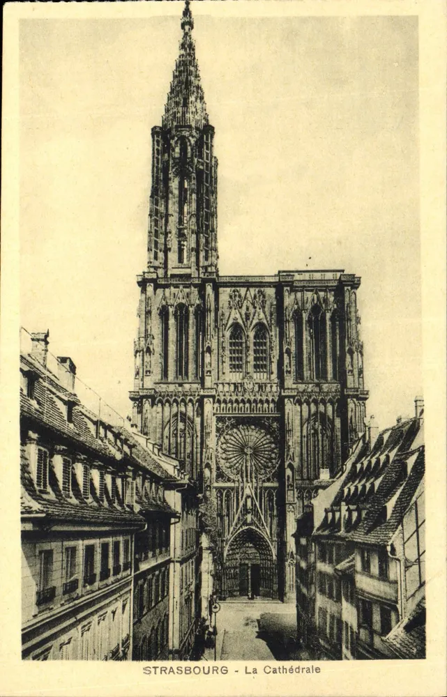 Strasbourg — A Catedral — vista da fachada e do campanário - Frente
