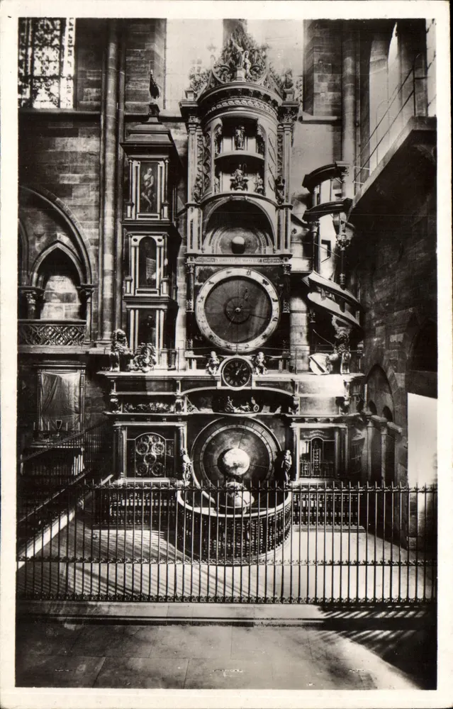 Straßburg - Die Kathedrale - Die astronomische Uhr - Vorderseite