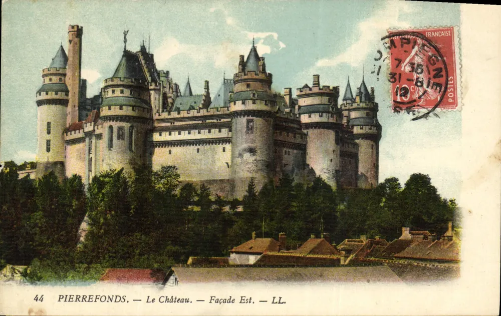 Pierrefonds — O Castelo — Fachaça Leste — LL. - Frente