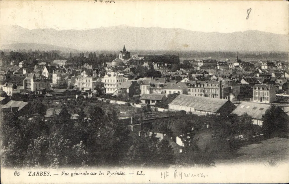 Tarbes — Visão geral sobre os Pirineus — LL. - Frente