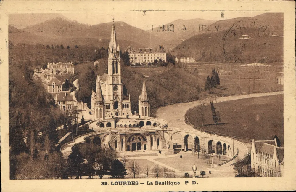Lourdes — A Basílica — P.D. n°39 - Frente