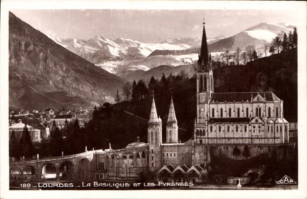 Lourdes — A Basílica e os Pirineus — C.A.B. n°189 - Frente