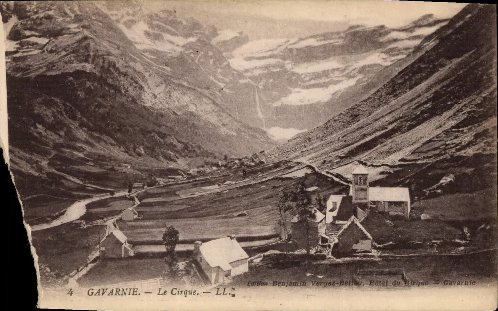 Gavarnie — O Circo — Edição Benjamin Verges-Bellon, Hotel do Circo - Frente