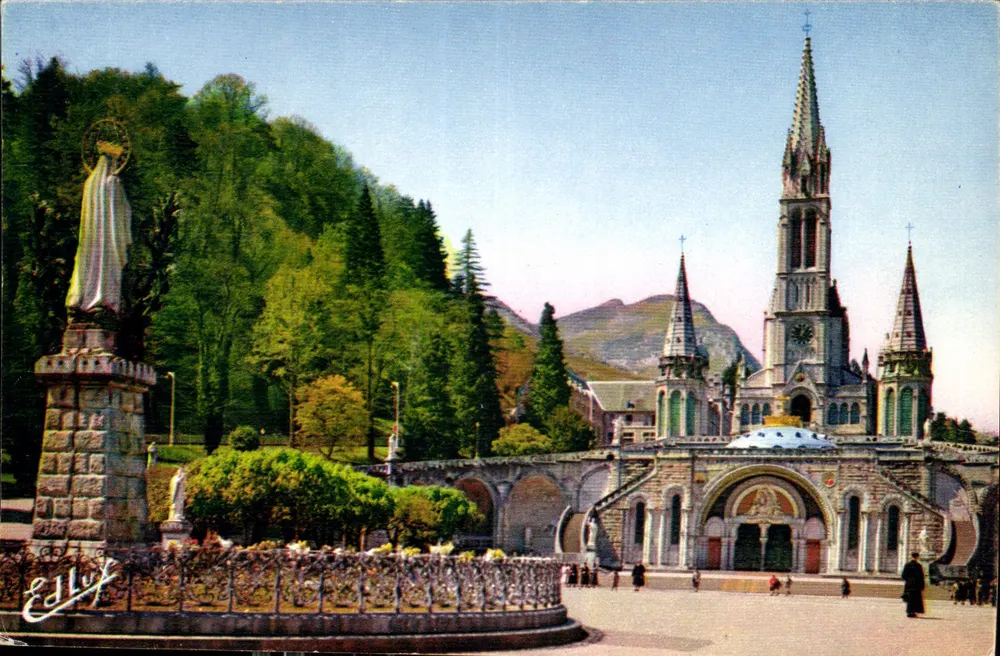 Lourdes — Die Basilika und die gekrönte Jungfrau — Edition A. Doucet, Lourdes - Vorderseite