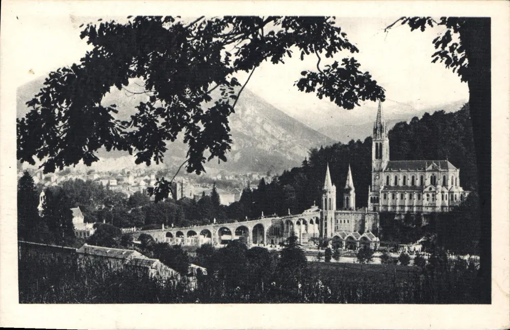 Lourdes — A Basílica e o Pic du Jer — Edição P. DOUCET - Frente