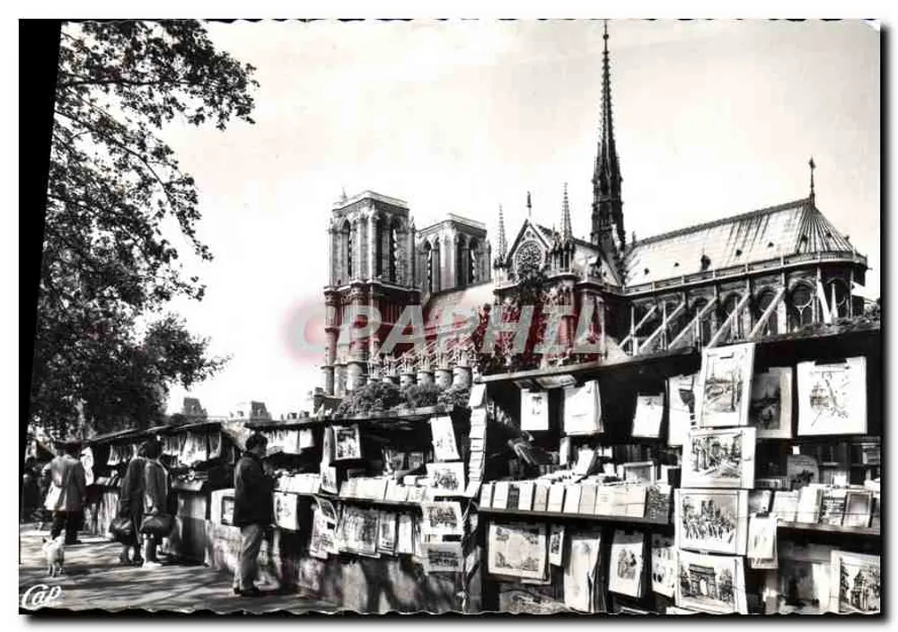 Notre-Dame de Paris — Ansicht mit Erinnerungsständen - Vorderseite