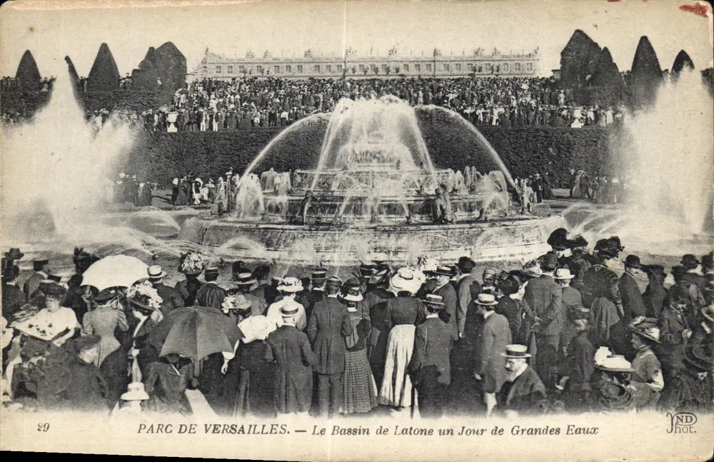 Schlosspark Versailles — Der Latona-See an einem Tag der großen Wasser — ND Phot. - Vorderseite