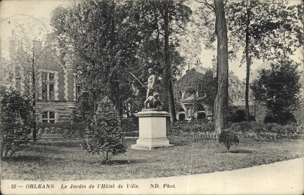 Orléans — Der Garten des Rathauses — ND. Phot. - Vorderseite