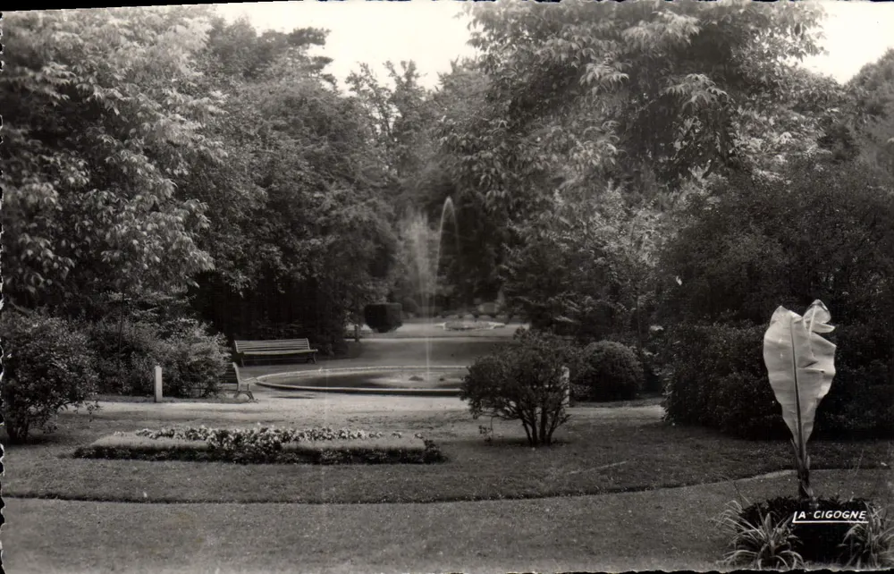 Öffentlicher Garten von Saint-Quentin — Die Champs-Élysées — Die Storch - Vorderseite