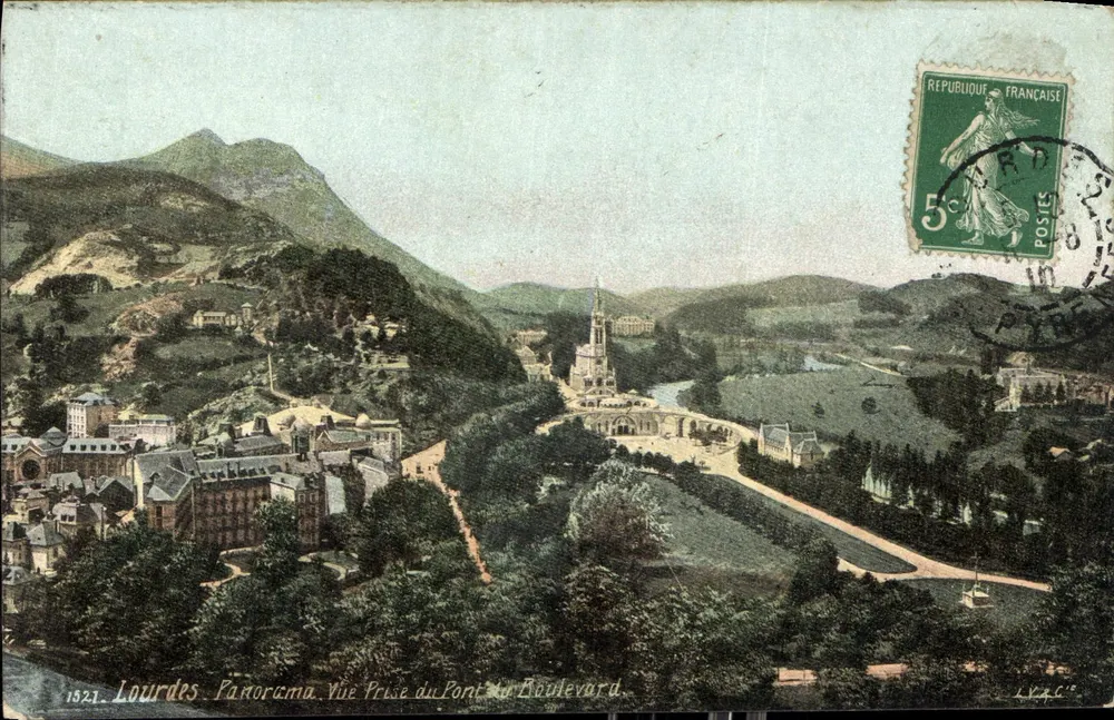 Lourdes - Panorama. Ansicht vom Boulevardbrücke — Verleger L. V. C. n° 1521 - Vorderseite