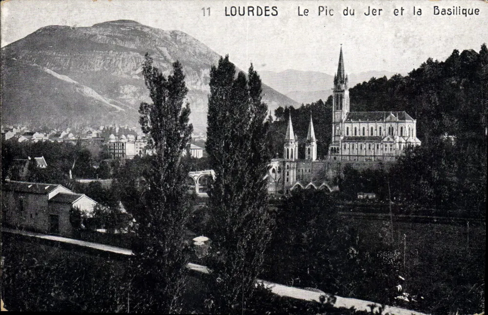 Lourdes — Le Pic du Jer et la Basilique — éditeur inconnu, n° 11 - Frente