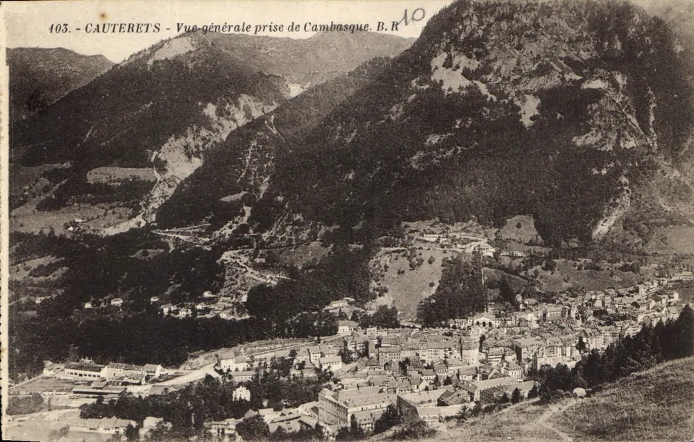 Cauterets - Vista geral tirada de Cambasque - B.R. n°403 - Frente