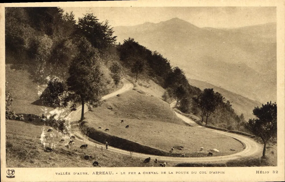Tal der Aure, Arreau — Der Pferdefußbogen auf der Straße zum Col d'Aspin — Hélios 32 - Vorderseite