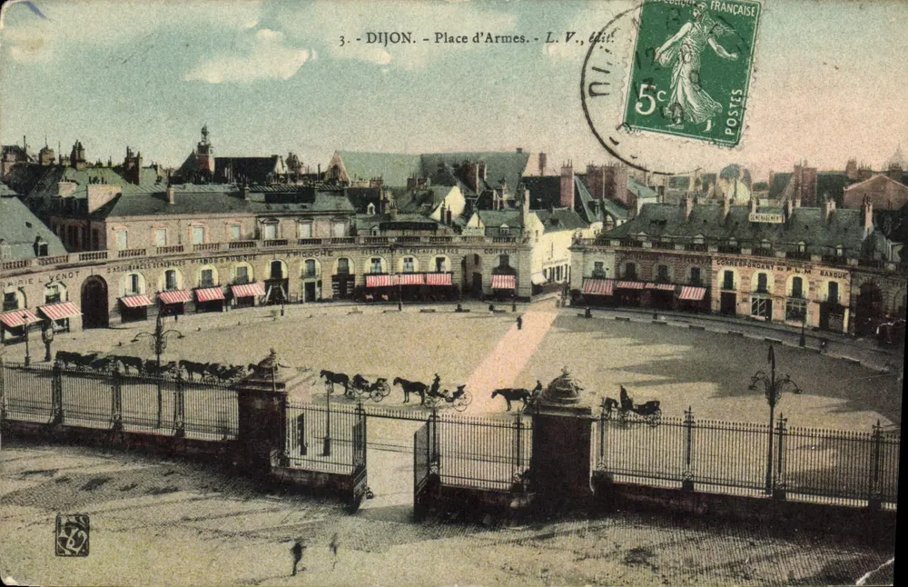 Dijon - Place d'Armes — L. V., edição — carimbo 5c verde - Frente