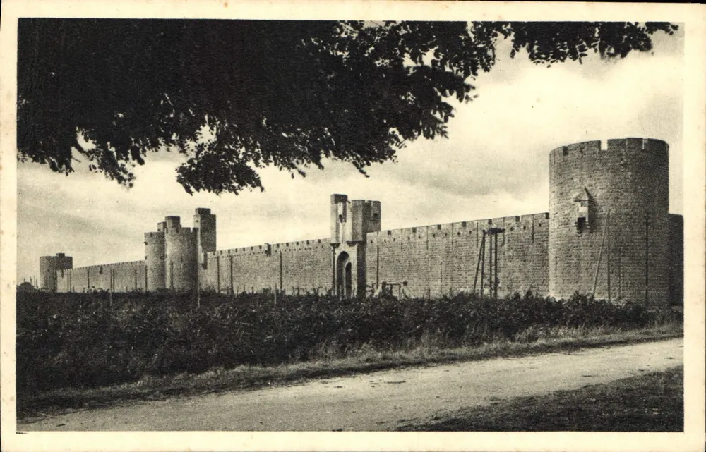 Aigues-Mortes (Gard) — Die Mauern (Ostseite) — Serv. Commercial Monuments Historiques, Paris - Vorderseite