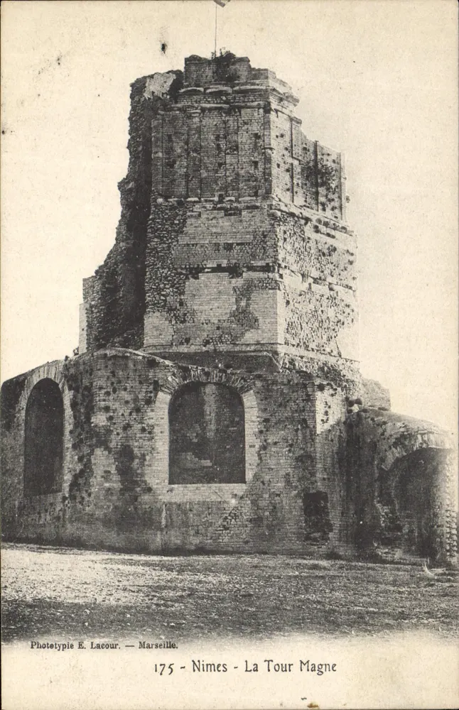 Nîmes - A Torre Magna — Fototipia E. Lacour, Marselha, n°175 - Frente