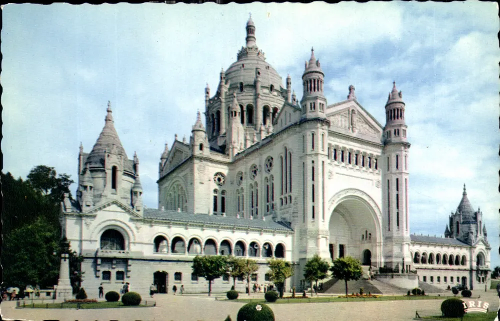 Basílica do Sagrado Coração — Paris — editor IRIS - Frente