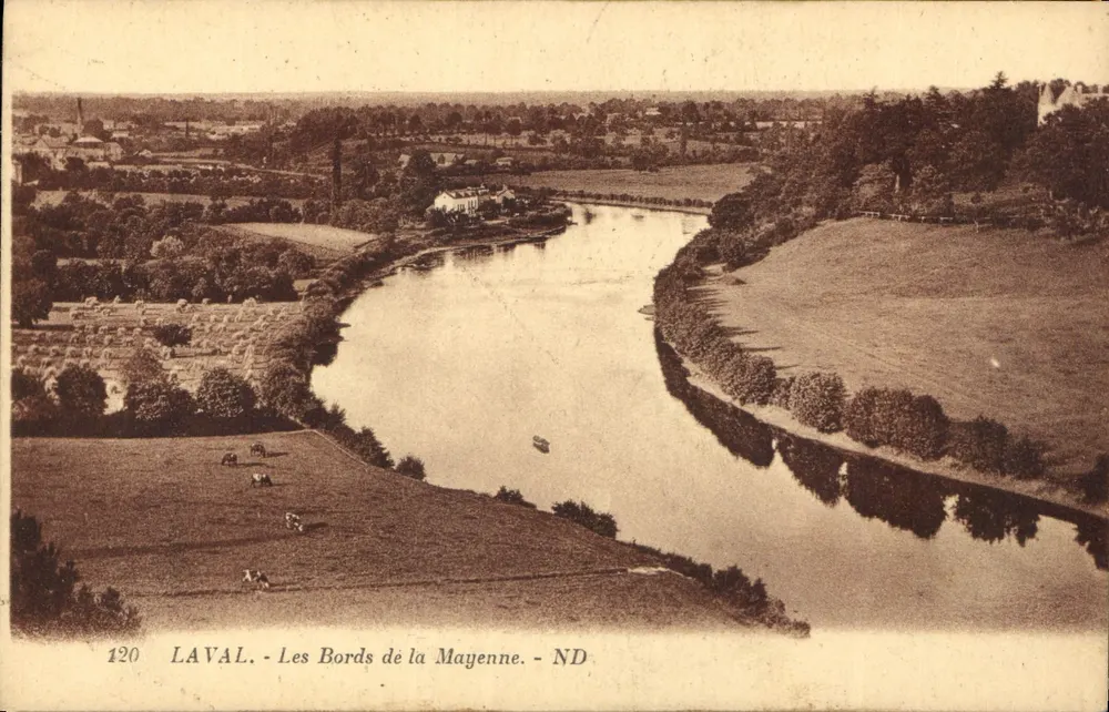 Laval — Les Bords de la Mayenne — ND. — N° 120 - Frente