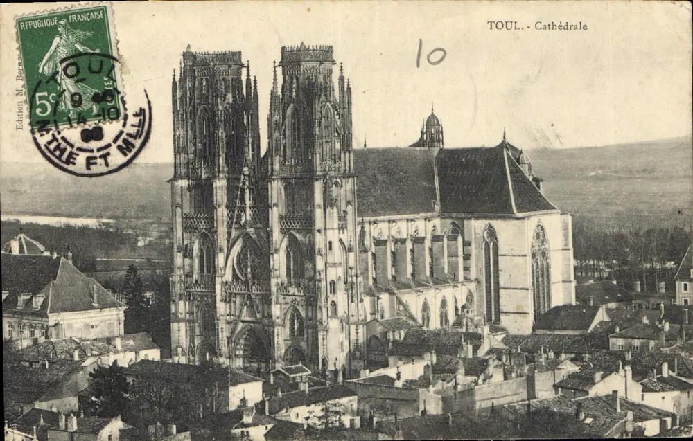 Toul - Catedral — vista aérea — Edição M. Bernac, n°10 - Frente