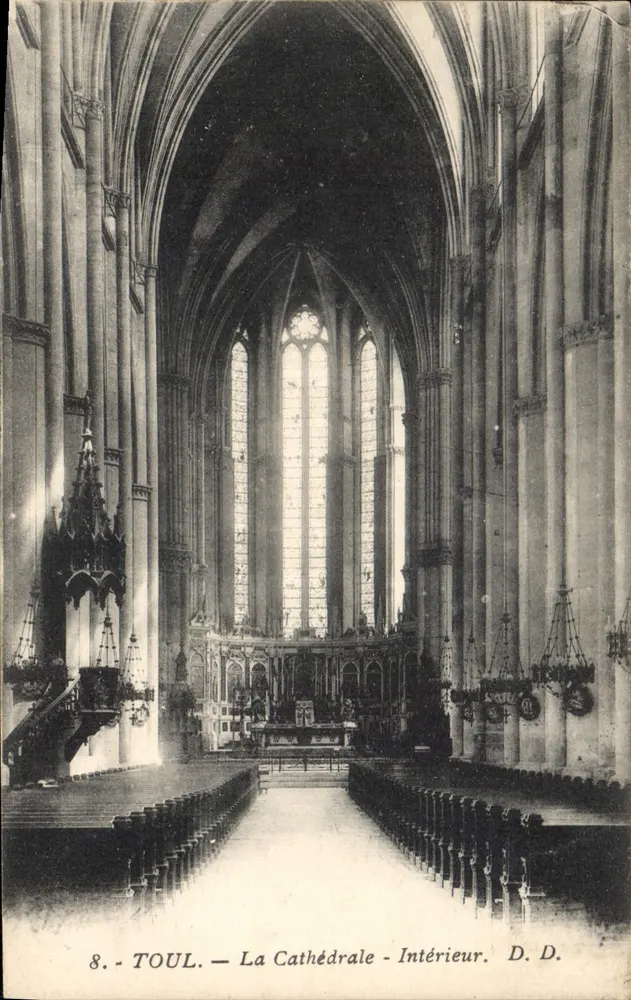 Toul — A Catedral - Interior — D.D. (série 8) - Frente