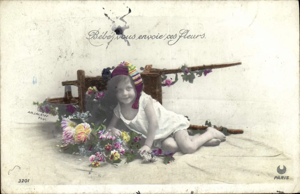 Bébé vous envoie ces fleurs — Arjalew Fot. Paris n°3201 - Frente