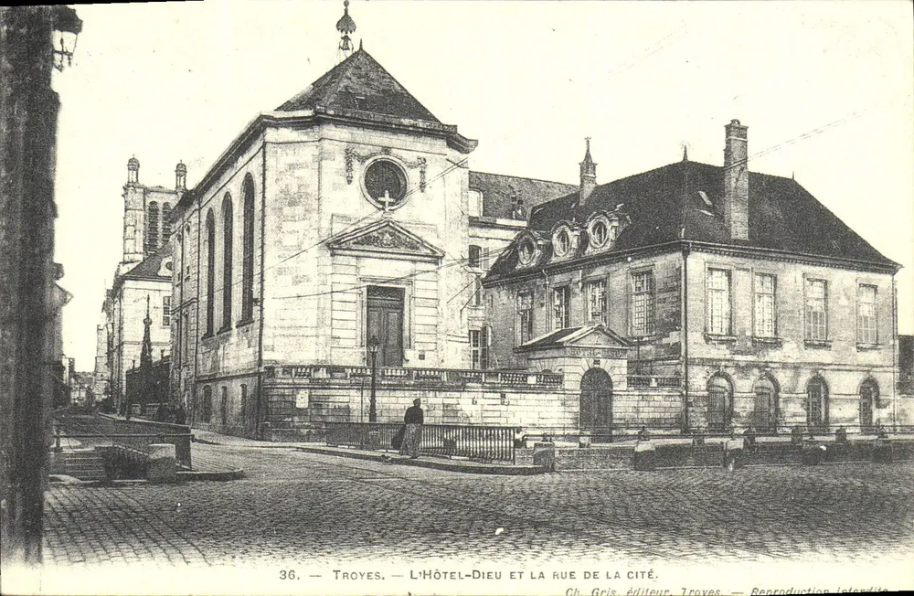 Troyes — Das Hôtel-Dieu und die Rue de la Cité — Verlag Ch. Gris, Troyes - Vorderseite