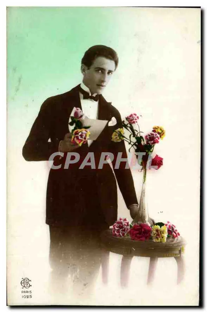 Jovem homem em traje de festa — com buquê de flores — editor C. R. Paris, n° 1025 - Frente