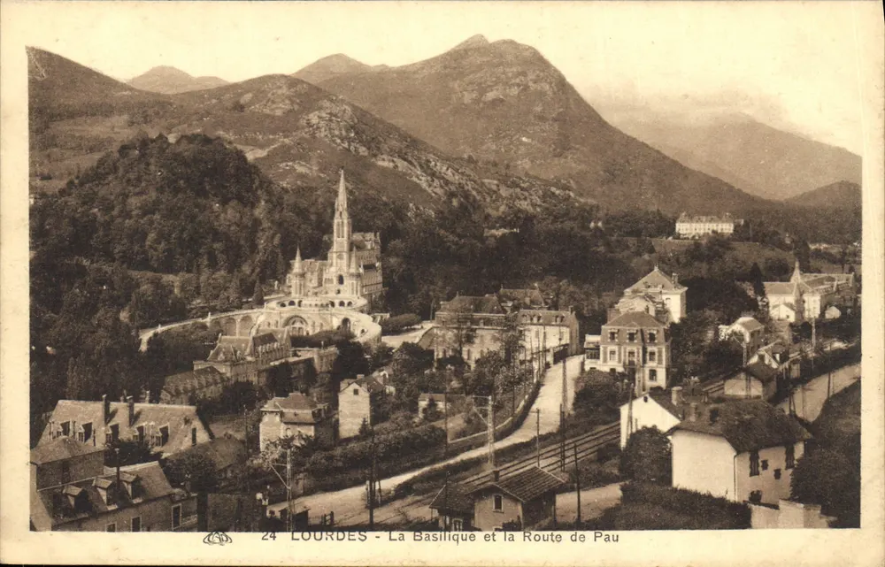 Lourdes - Die Basilika und die Route nach Pau — anonymer Verleger, Nr. 24 - Vorderseite