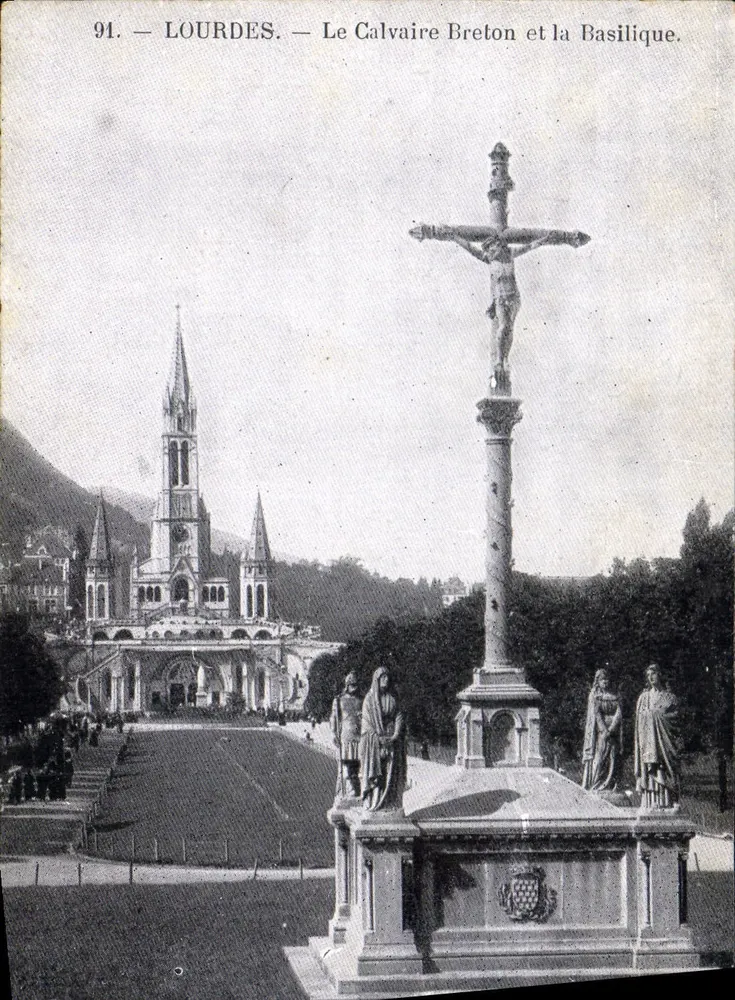 Lourdes — Der Bretonische Calvarienberg und die Basilika. - Vorderseite