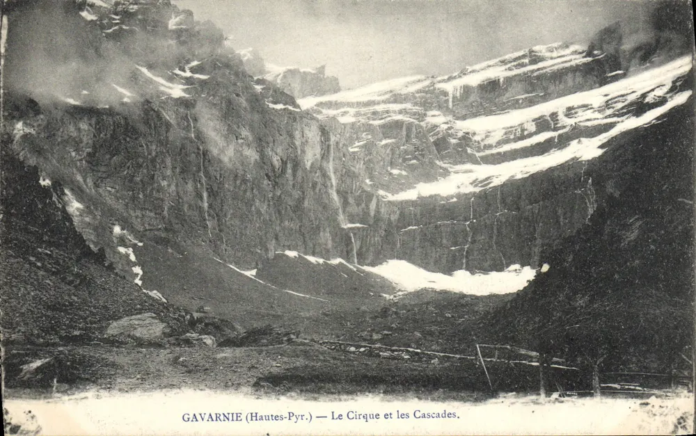 Gavarnie (Hautes-Pyrénées) — Der Cirque und die Wasserfälle. - Vorderseite