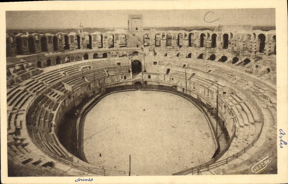 Arles - Interior das Arênes — J. George, n° 503 - Frente