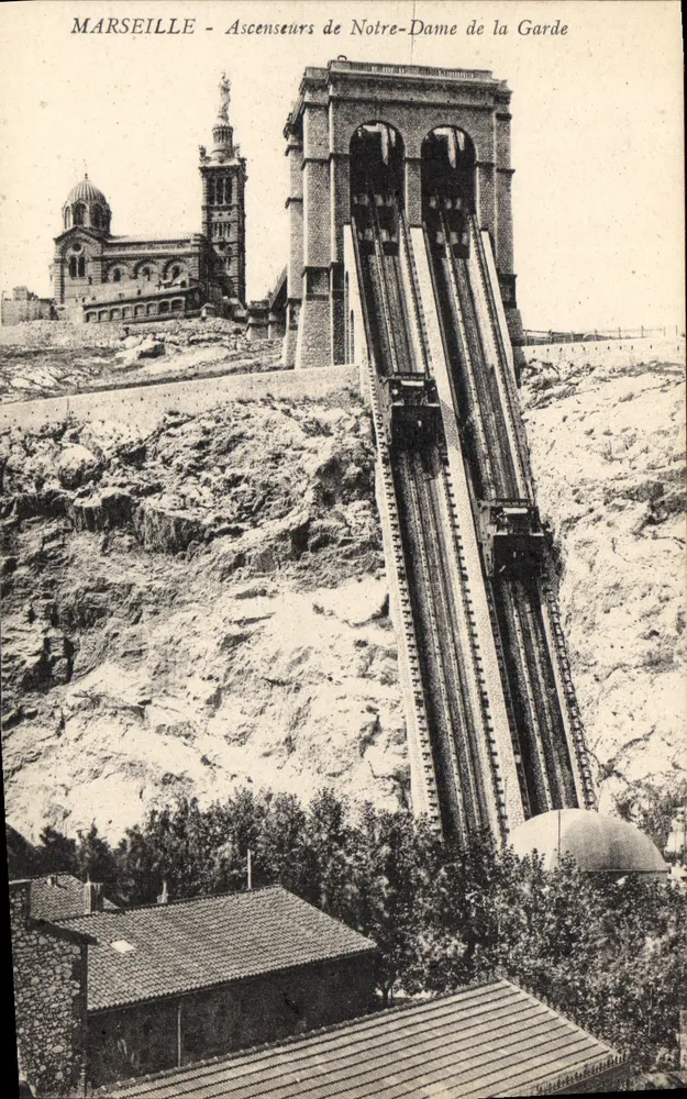 Marseille - Aufzüge zur Notre-Dame de la Garde - Vorderseite