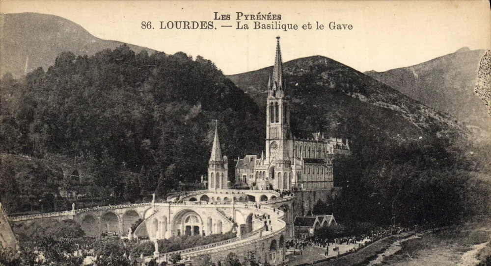 Lourdes — Die Basilika und der Gave — Verleger Pierre Solierous, Neffe von Bernaouette - Vorderseite