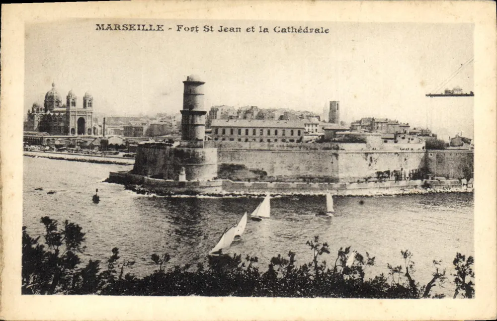 Marseille - Fort St Jean und die Kathedrale — Ansicht vom Vieux-Port - Vorderseite