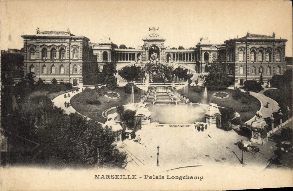 Marselha - Palácio Longchamp — vista da fonte e dos edifícios - Frente