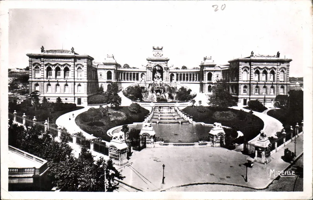 O Palácio Longchamp em Marselha — vista do jardim com a fonte — edição Mireille, n°20 - Frente
