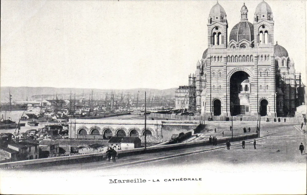 Marseille - A CATEDRAL — vista do porto e da catedral em construção — editor Staerck, Paris - Frente