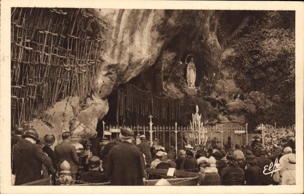 Lourdes — A Grotta Milagrosa — Editor: Laboucha Frères, Toulouse - Frente