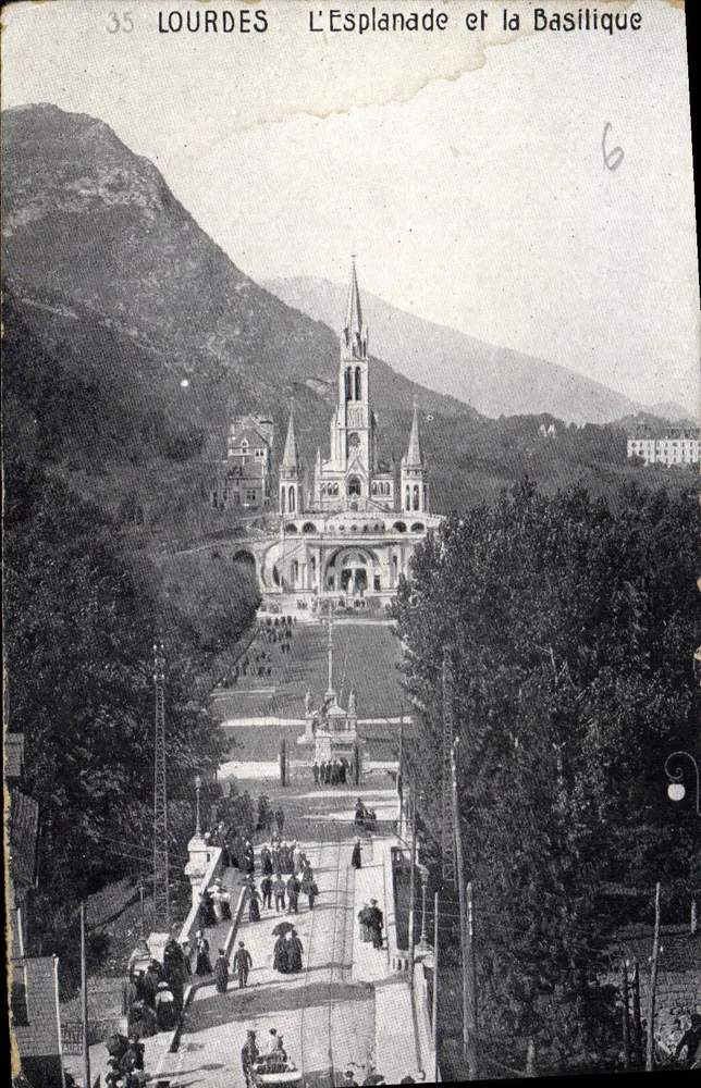 Lourdes — A Esplanada e a Basílica — Editor não identificado, n° 35 - Frente
