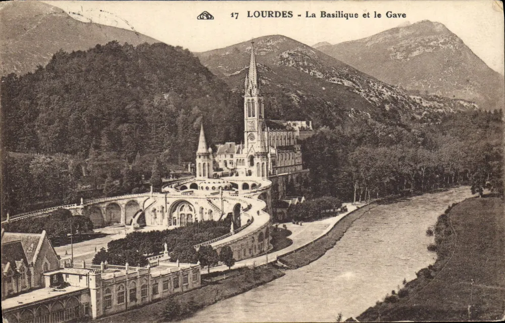 Lourdes - A Basílica e o Gave — Editora C. A. C. dos Artes Fotográficas, n° 17 - Frente