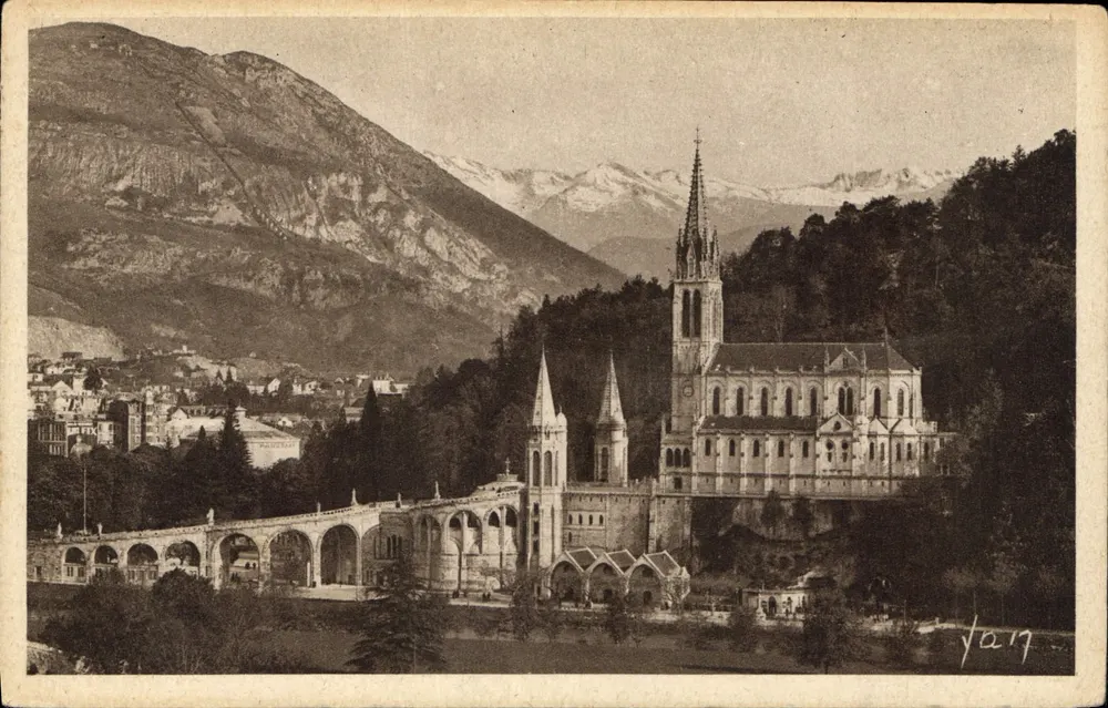 Lourdes — Basilika und die Berge — Edition E. Quinault, Lourdes - Vorderseite
