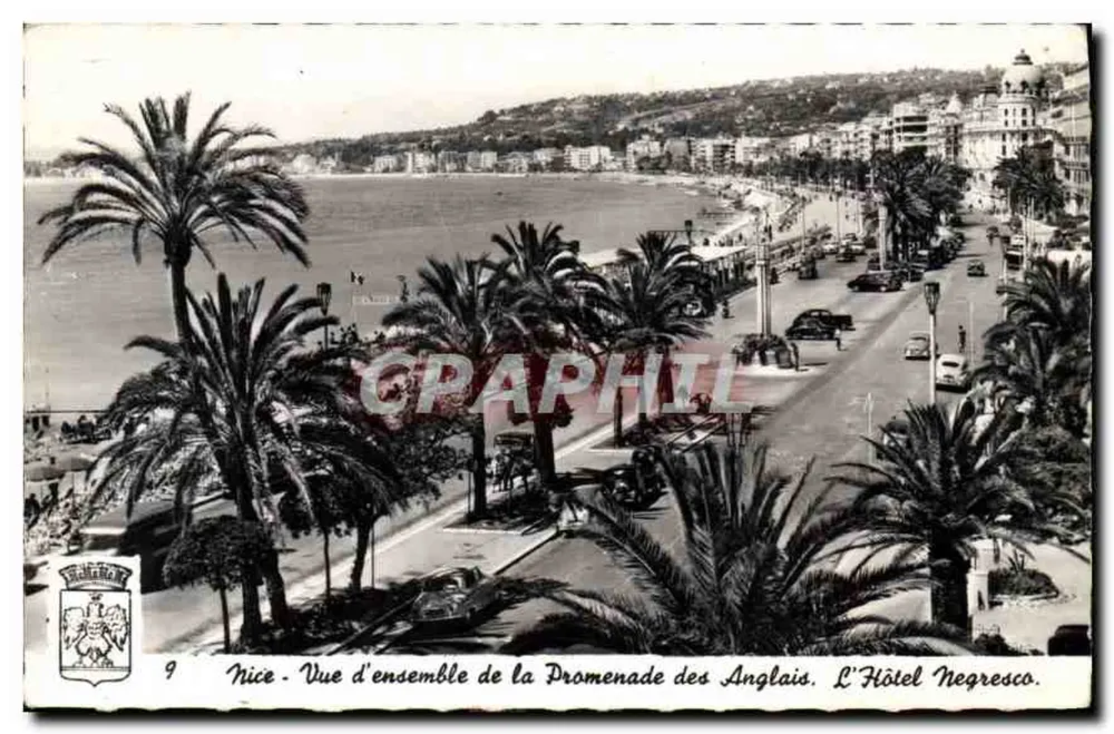 Nice — Überblick der Promenade des Anglais. Das Hotel Negresco. - Vorderseite