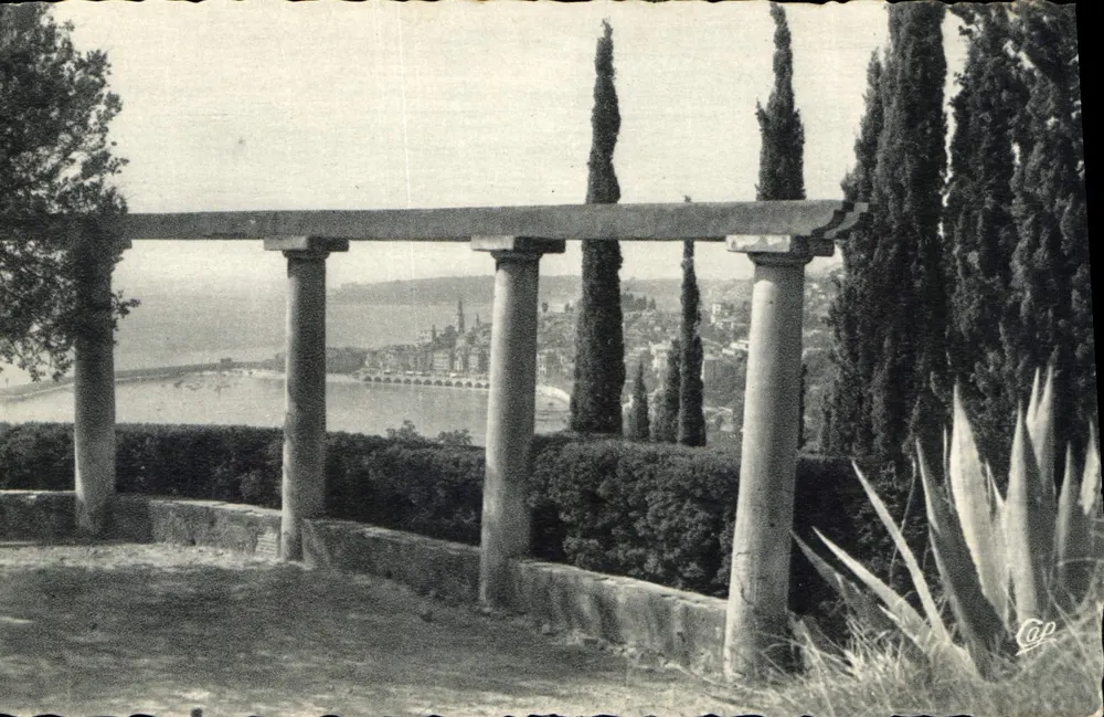 Menton — Vista tirada de Garavan — Cie des Arts Photographiques, 44, rue Léopold, Paris - Frente
