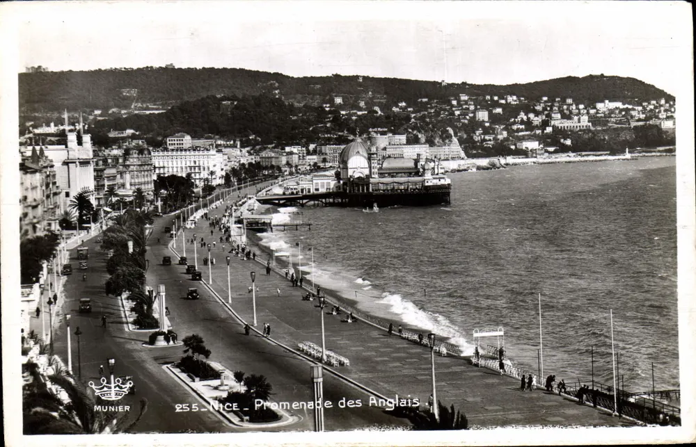 Nice — Promenade dos Ingleses — vista panorâmica com o Casino e o mar — editor Munier, n° 255 - Frente