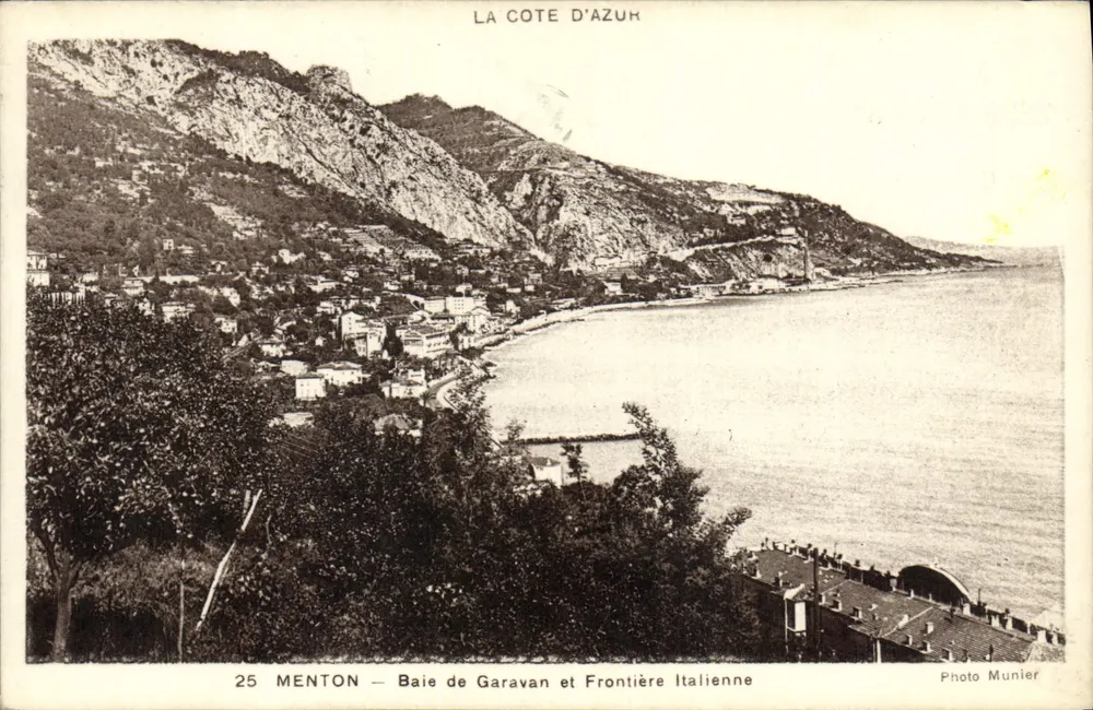 Menton — Bucht von Garavan und italienische Grenze — Foto Munier - Vorderseite